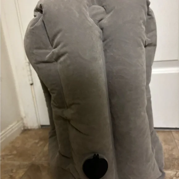 Gray Inflatable Travel Pillow - Picture 8 of 12